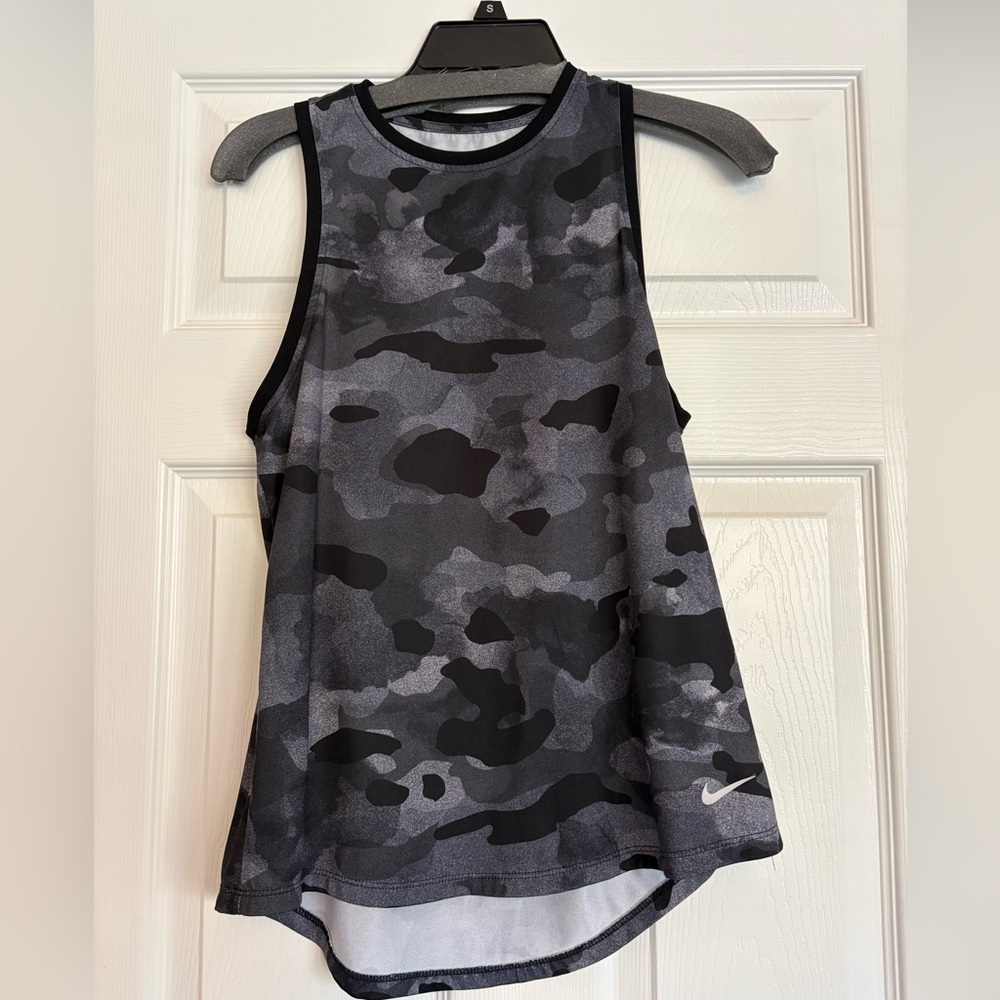 NIKE Dri-Fit Tank S